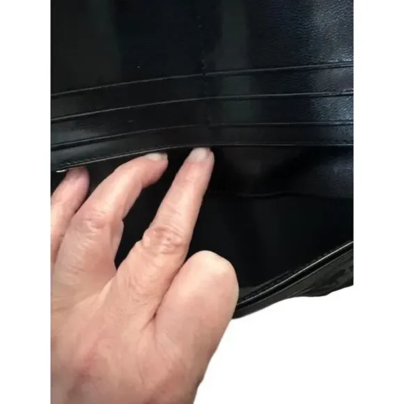 Beijo Shiny Purple Patent Leather Magnetic Fold Wallet Women’s - Picture 8 of 11